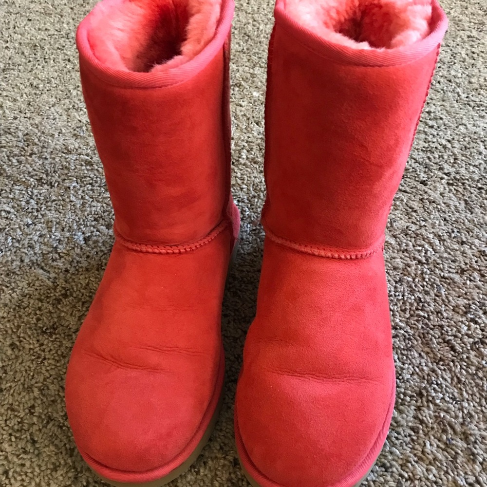 UGG Classic Short - Light Red Boots